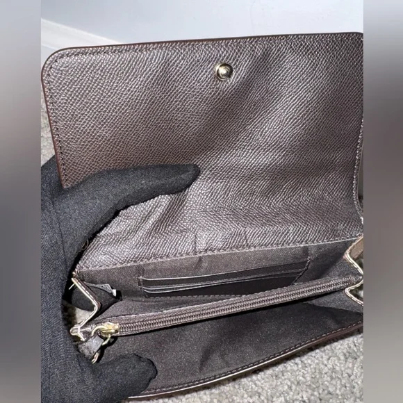 Coach Gold Women's Wristlet | Flawed see photos - Picture 6 of 14